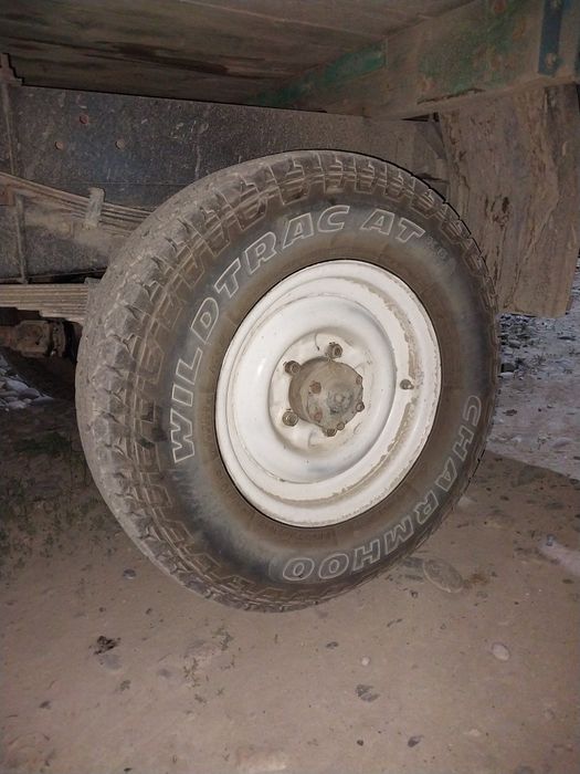 Уаз сотилади матор 24 ,акуслятор 4та балон янги 3та ракета метан балон