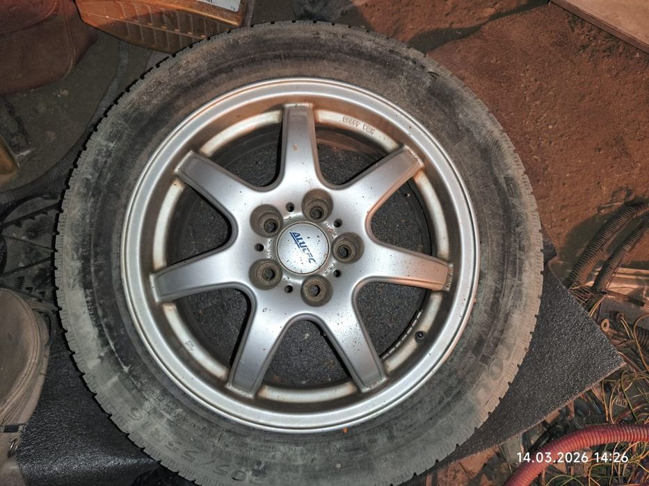 Vând jante cu cauciucuri Opel 205/55 R16 alutec