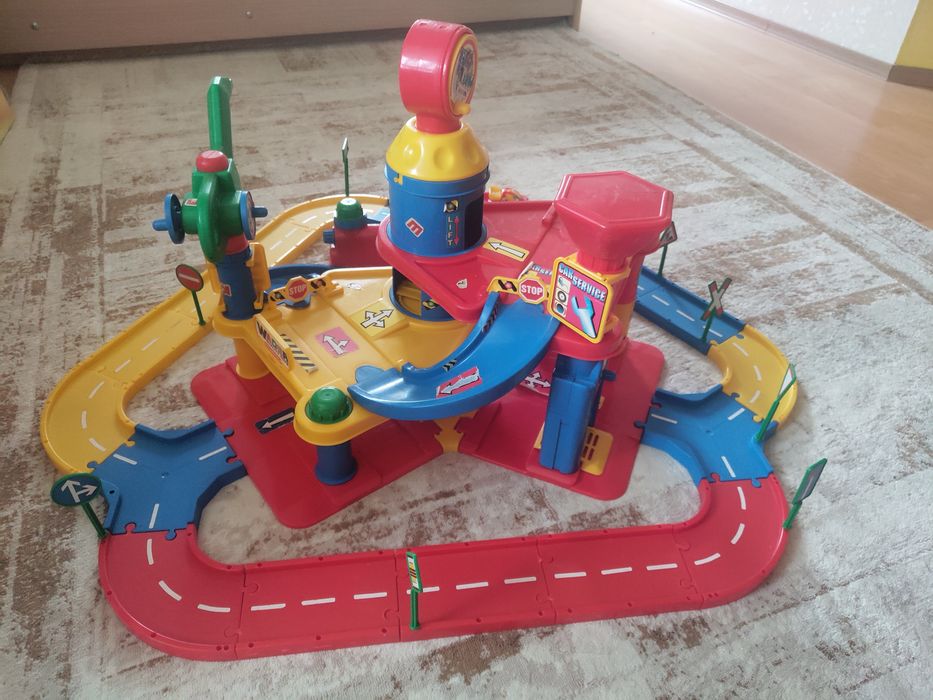 Детский паркинг для машинок