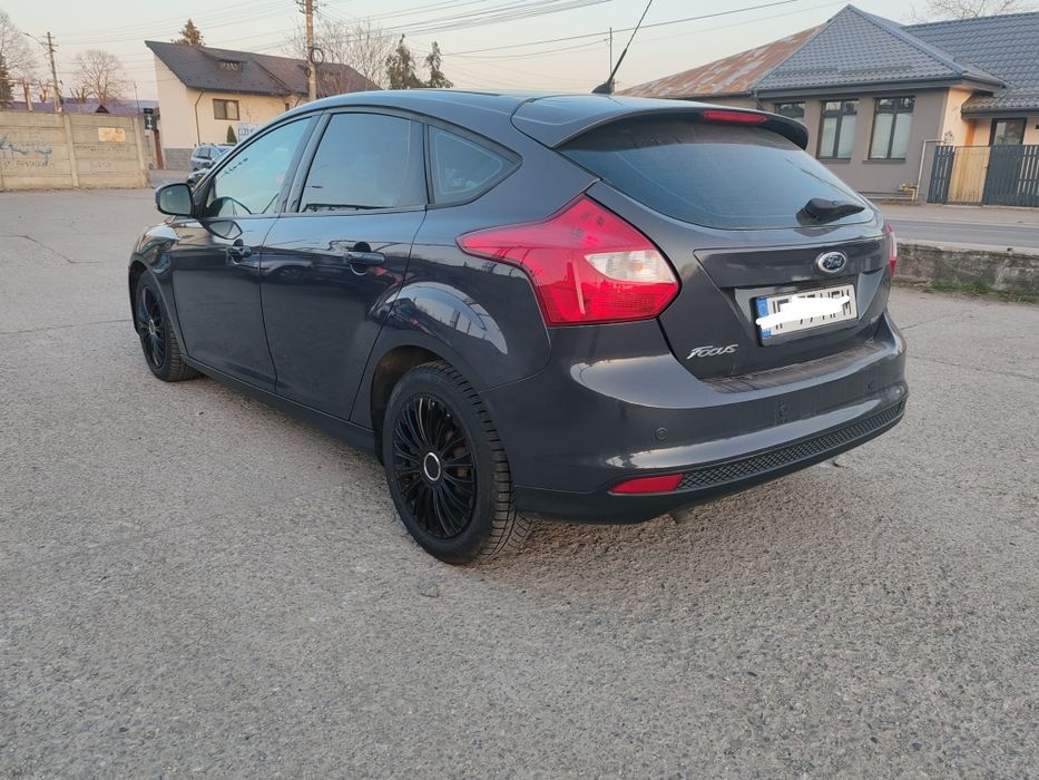 Vând Ford Focus an 2012 motor 1.6Ddci
