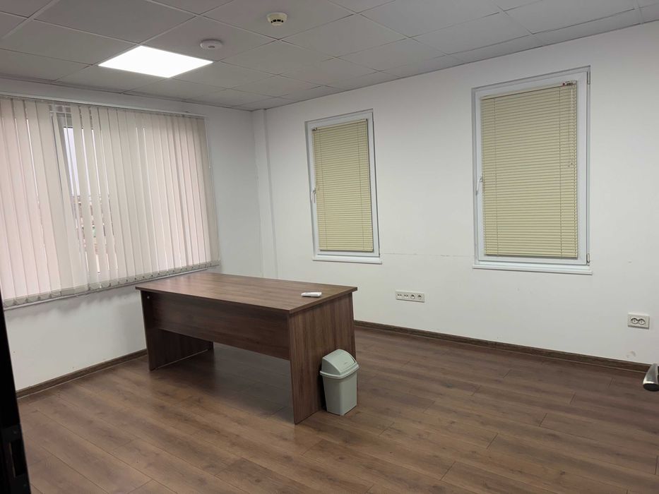 Дава се под наем Офис в Ямбол, Възраждане - 200 кв.м за 255 € - Снимка #2