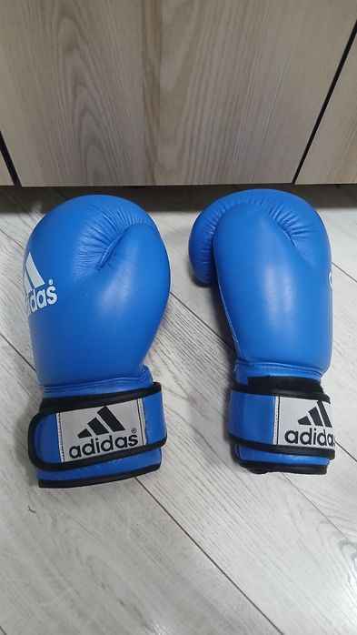 Перчатки боксёрские адидас