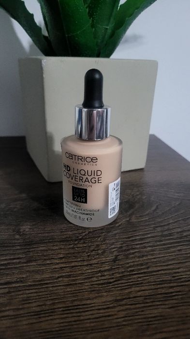 Fond de ten Catrice 020