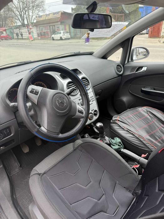Vând autoturism Opel Corsa D