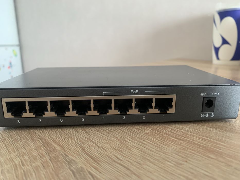 PoE коммутатор TP-LINK TL-SF1008P (8 портов)