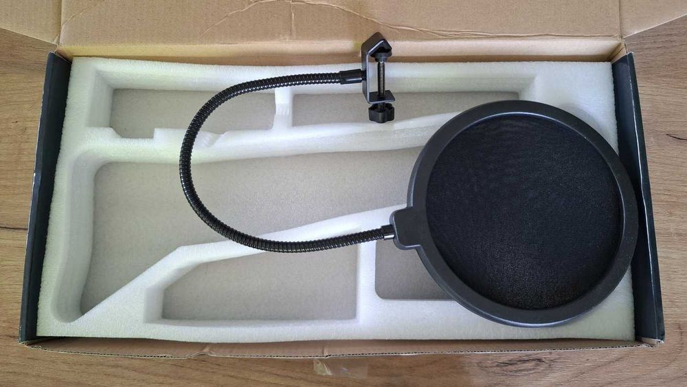USB микрофон със стойка
