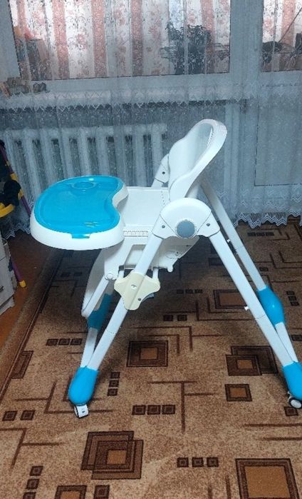 Продам стульчик для кормления 1000