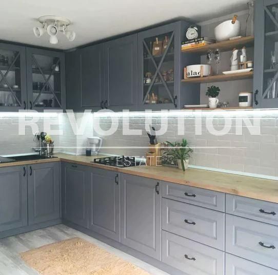 Тристаен апартамент в района на Спортна зала!