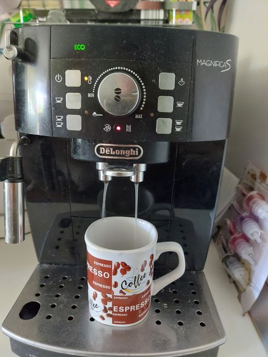 Masina de cafea delonghi