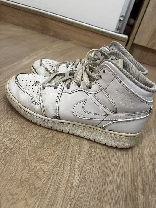 Air Jordan 1 Mid оригинални – размер 40, добро състояние