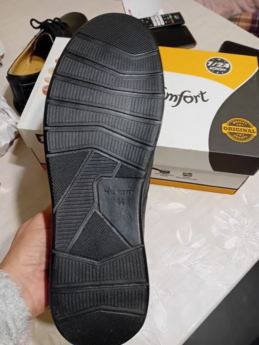 Чисто нови обувки 44 номер