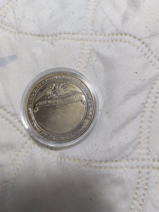 Монети и значки - различни видове!