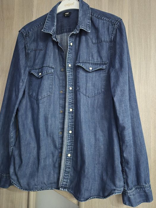 Cămașă de blugi Mărimea L. Preț 100roni