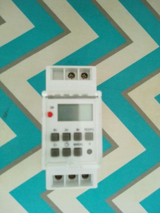 Vând releu de timp programabil