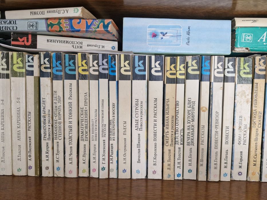 Продам книги цена договорная