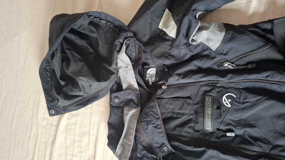 Scurtă impermeabilă THE NORTH FACE femei (de iarnă)