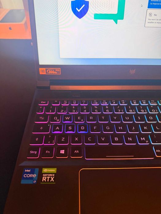 Laptop Gaming Acer Predator Triton 300 i7-11800H RTX 3060 16GB 144Hz – stare excelentă