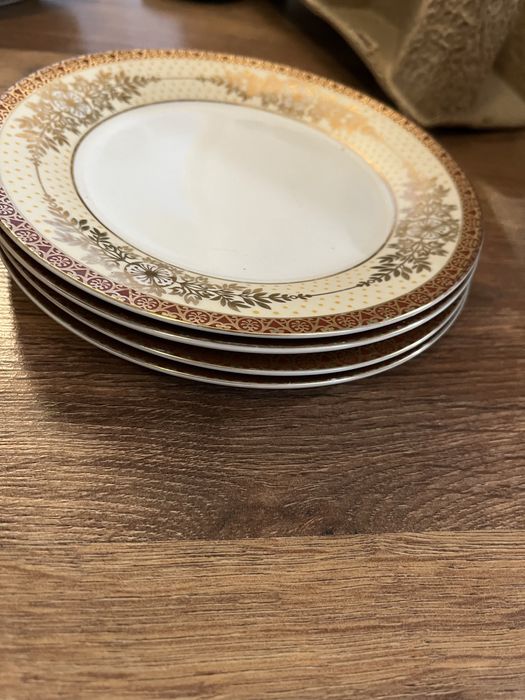 Посуды, кисушки, тарелки