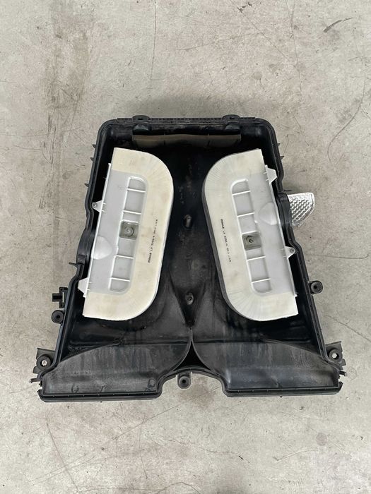 carcasa filtru aer Vw - Audi SQ7 - Bentley 4.0 diesel cod 4M0133837M