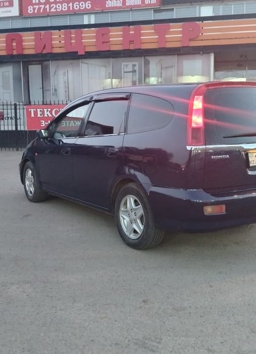 Honda Stream 2002 года