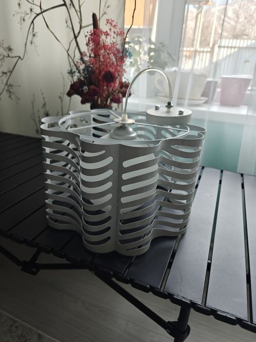 Продам люстру металлическую