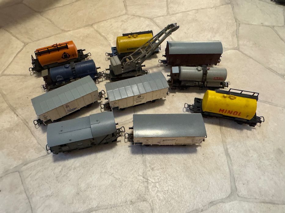 Lot de colecție 11 vagoane PIKO scara H0