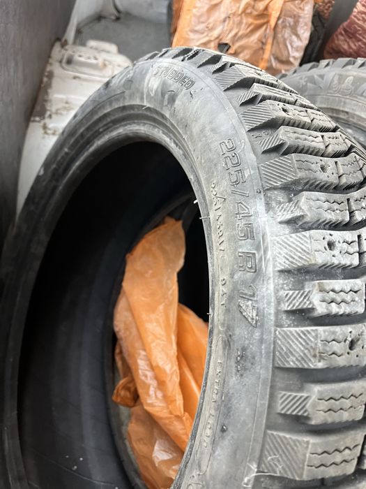 Продам резину R17 225/45