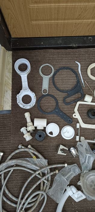 Продам детали для сантехники.