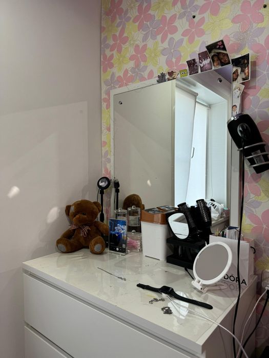 Продам комод и зеркало Икеа