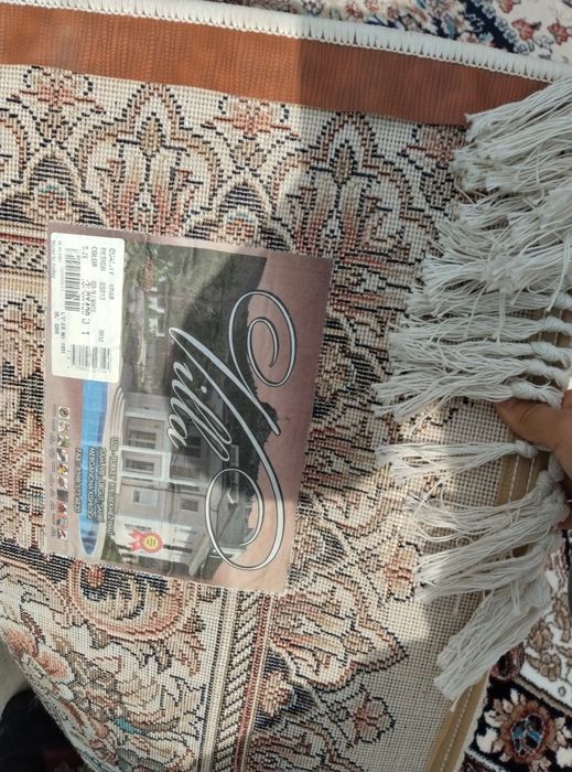 Gilam villa firma yengi sotladi bittasi 3.5 /4 metr ikkinchisi 7/4 me