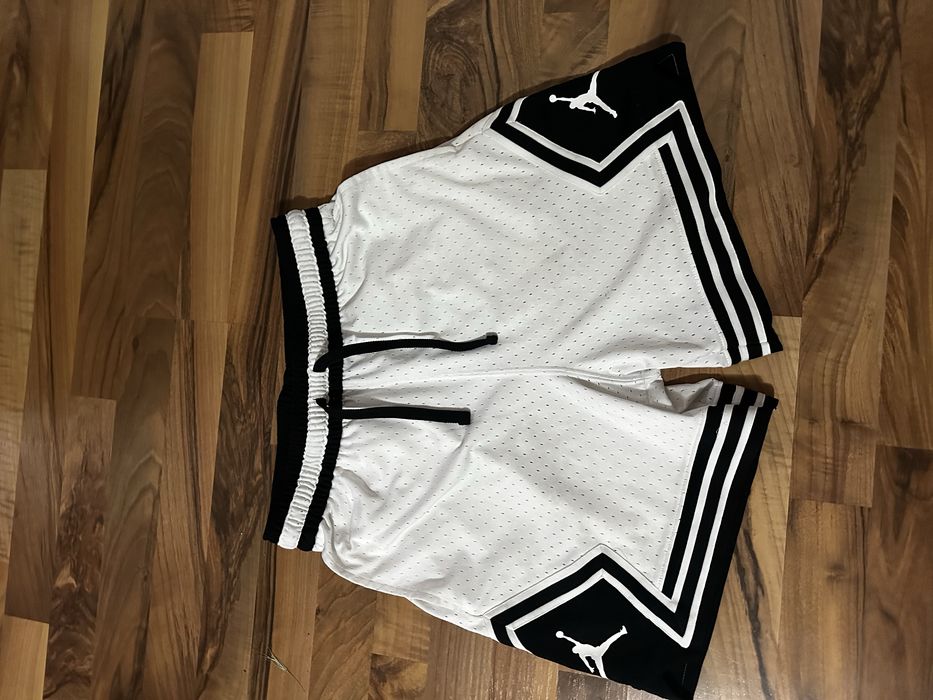 Vand Pantaloni Jordan