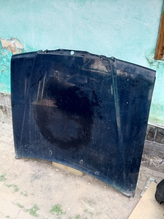 Капот на Мерседес 124