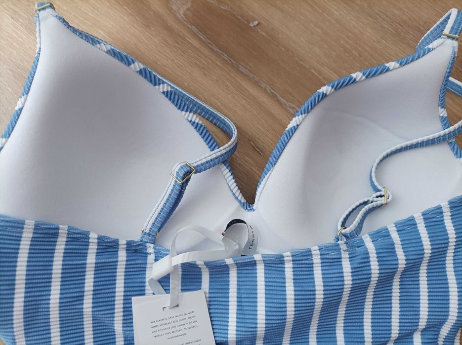 Tommy Hilfinger Нов цял бански