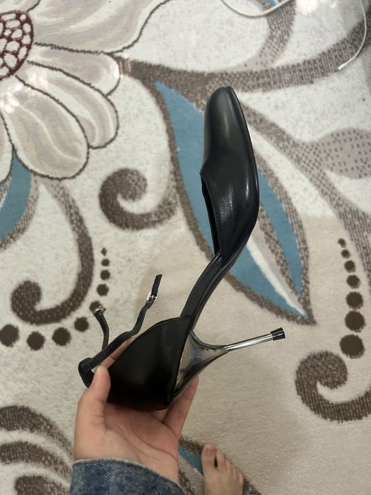 Каблуки на шпильках