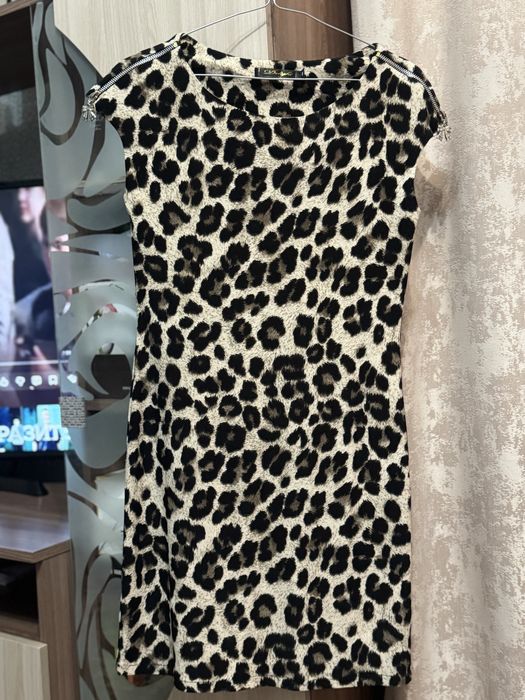 Платье 42р 3000тг