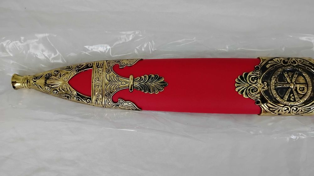 Римски меч Гладиус  Центуриус метален с ножница червен- не е играчка .