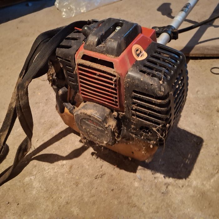 Триммер косить траву