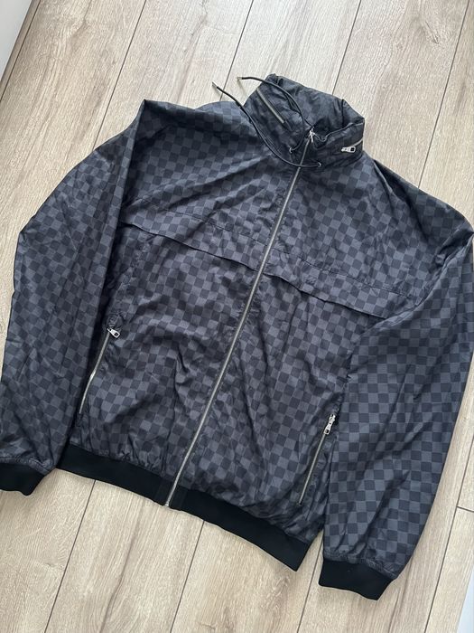 Продам куртку Louis Vuitton Оригинал