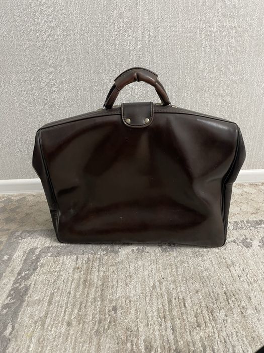 Кожаный дипломат, саквояж