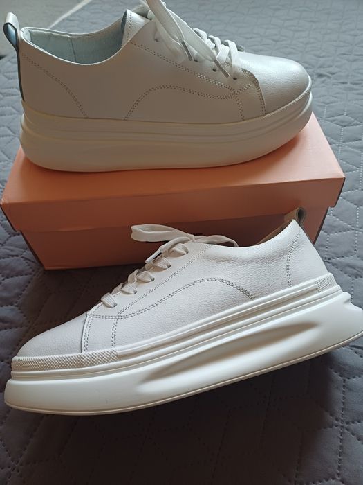 Pantofi sport piele naturala sneakers  albi cu șireturi