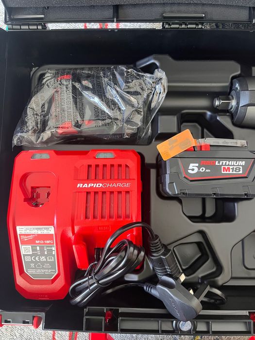 Нови батерии Milwaukee M18 5Ah + зарядно – оригинални