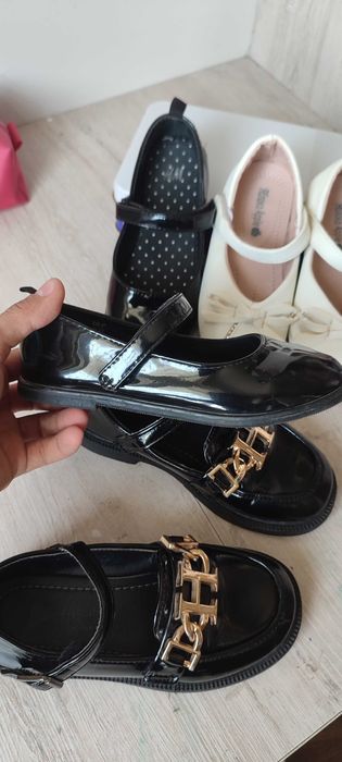 Продается обувь на девочку