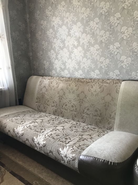 Продам диван в хорошем состоянии ,