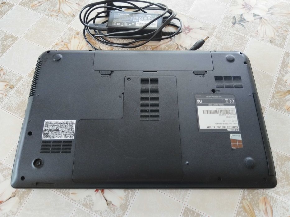 Лаптоп Toshiba Satellite Pro C50-A-1EM