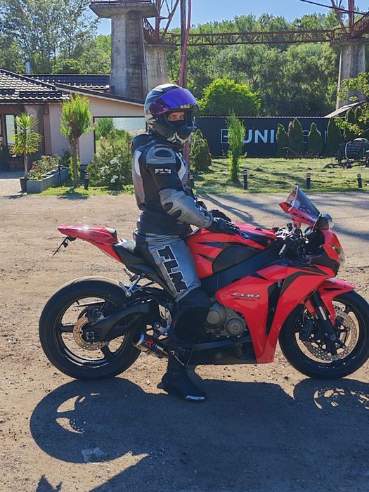 Honda cbr 1000rr