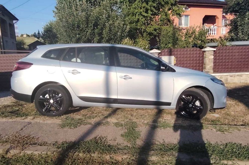 RENAULT Megane