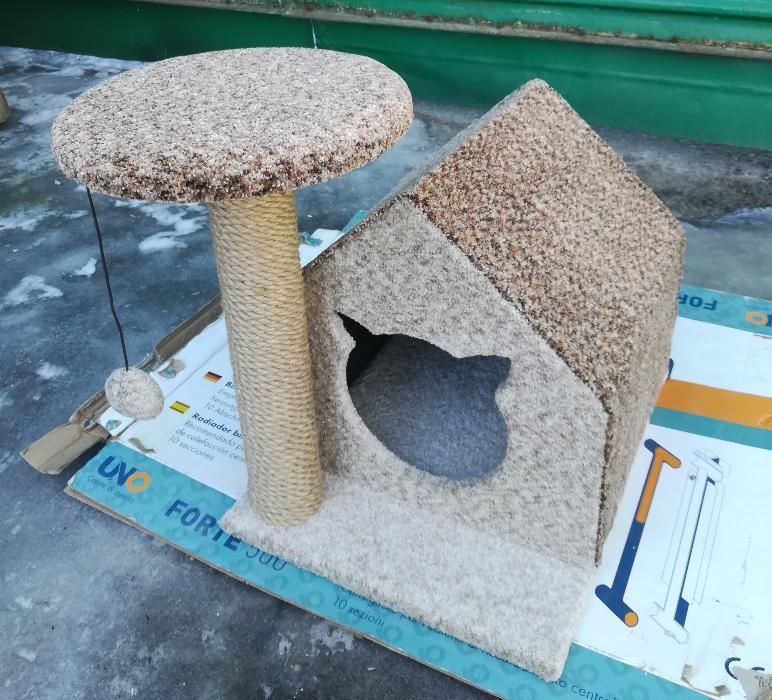 Домик для кошки.