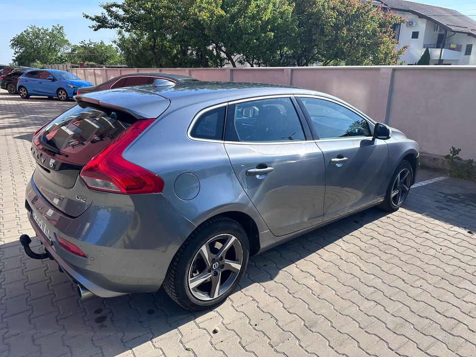 Volvo V40 R-design
