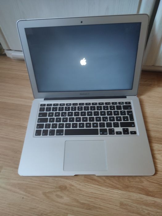 Macbook Air 13 2017 A1466 Emc 3178 - i5 / 8gb  / Baterie Buna