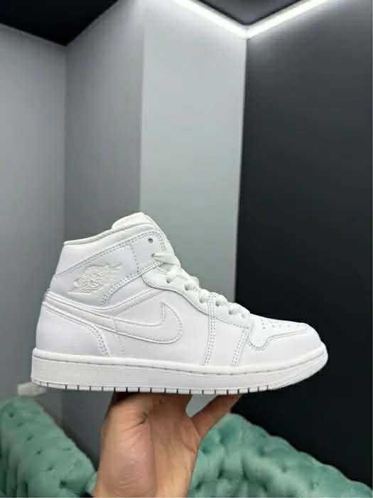 Adidasi Nike Air Jordan 1 Snow White